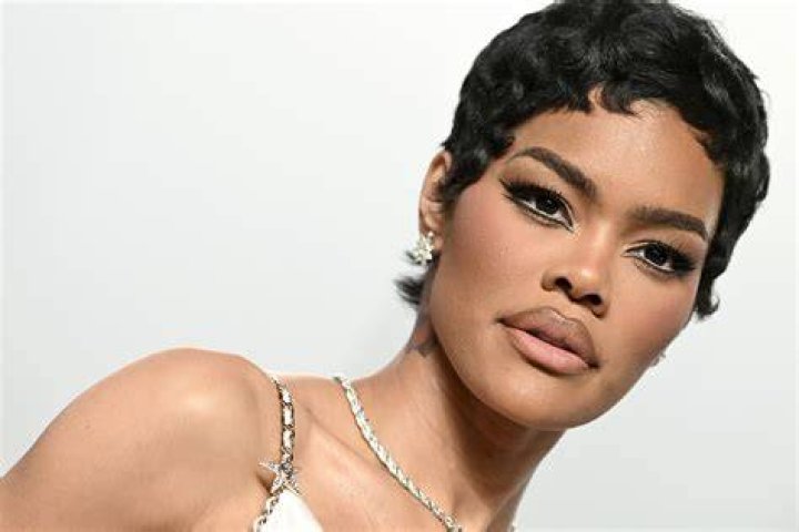 15 Pics Of Teyana Taylor's Mom Nikki