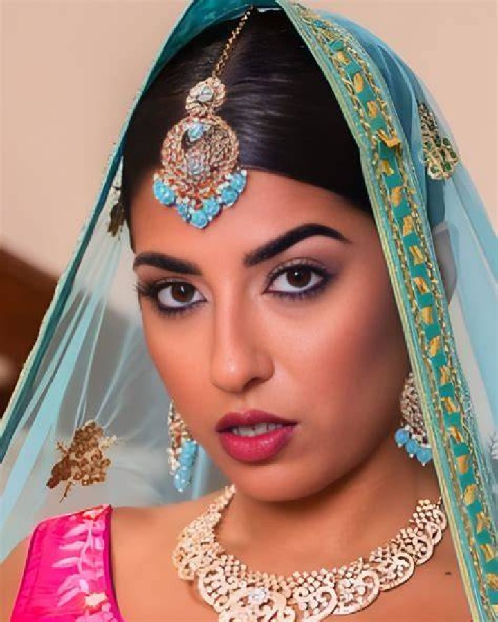 Jasmine Sherni (Actress) Age, Wiki, Photos, Height, Weight, Biography