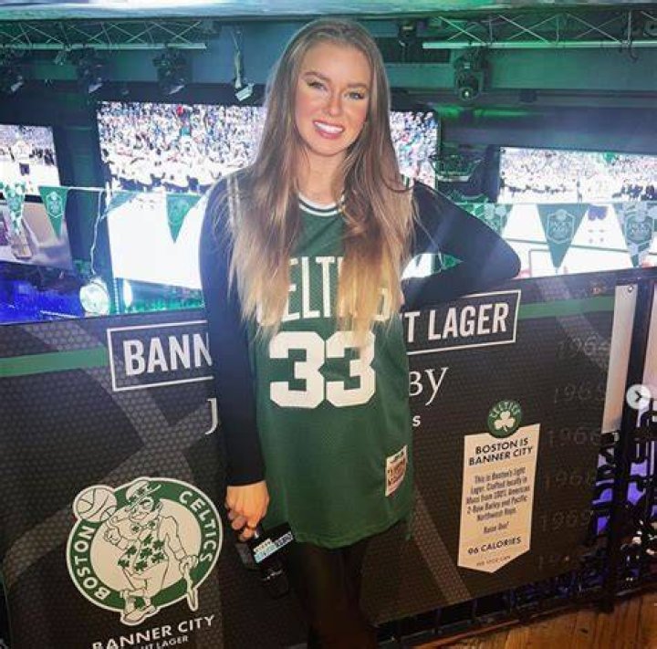 Kendra Middleton Is A NESN Reporter Who Has A Secret Crush On Tom Brady