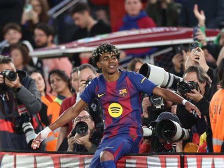 Lamine Yamal devient le plus jeune joueur de l'histoire du Bar&ccedil;a &agrave;