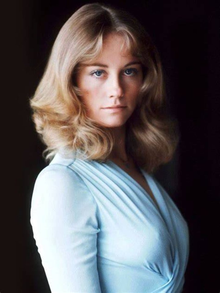 Was Cybill Shepherd a beauty queen? How old was Cybill Shepherd during